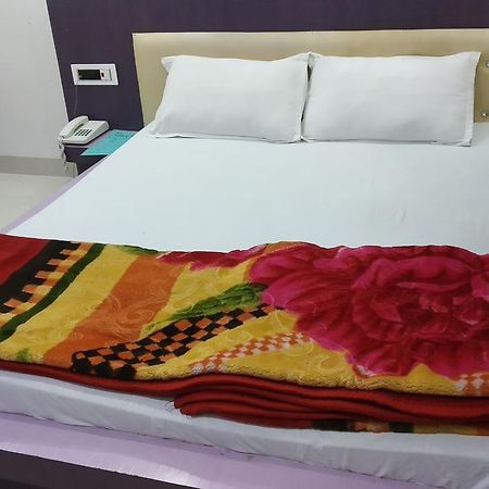 Hotel Nikunj Ashta  Dış mekan fotoğraf
