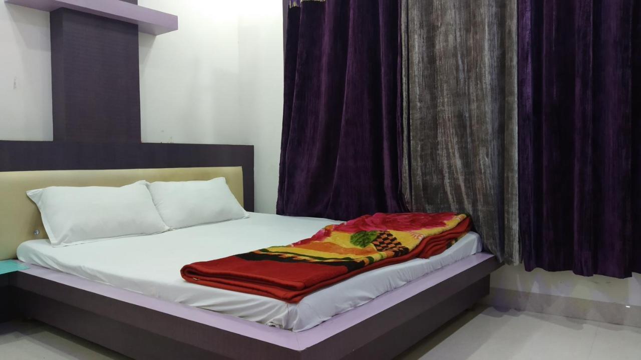 Hotel Nikunj Ashta  Dış mekan fotoğraf